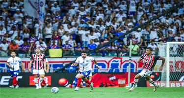 São Paulo vence confronto direto com o Bahia e abre boa vantagem